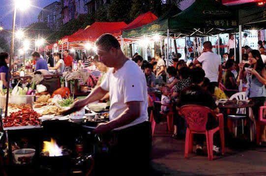 夜宵吃不完娱乐圈吃瓜,吃瓜群众狂欢时刻